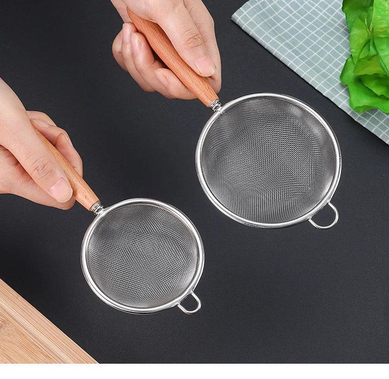 1 Pc Stainless Steel Colander Wooden Handle Fishing Spoon Household Kitchen Filter Mesh Small Net Leak Fried Noodle Colander